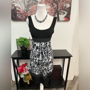 J.B.S LTD Women’s Tank  Dress  Size 6 Sleeveless Scoop Neck Floral Zipper back